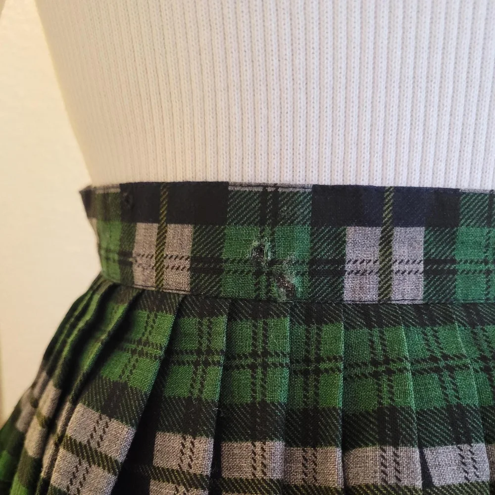 True Vintage Plaid Flare Skirt - Picture 6 of 10